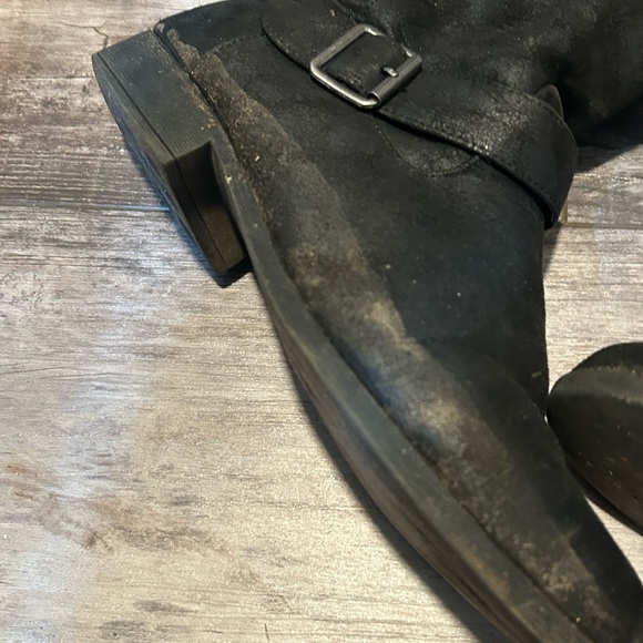 Stylish Black Women's Boots - Picture 2 of 6